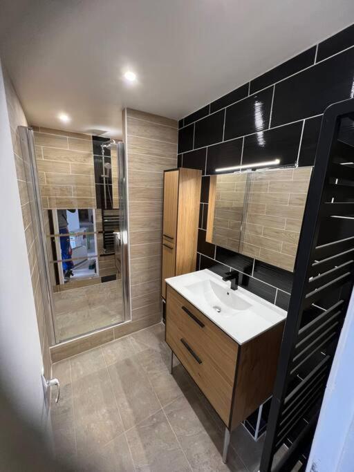 Appartement Style Chalet Standing 2 A 6 Personnes La Bourboule Eksteriør billede
